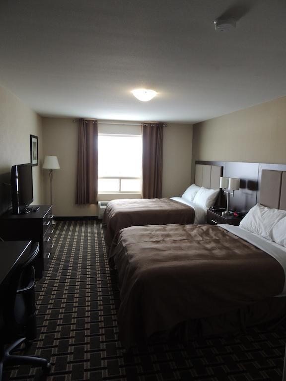 Western Star Inn&Suites Carlyle Habitación foto