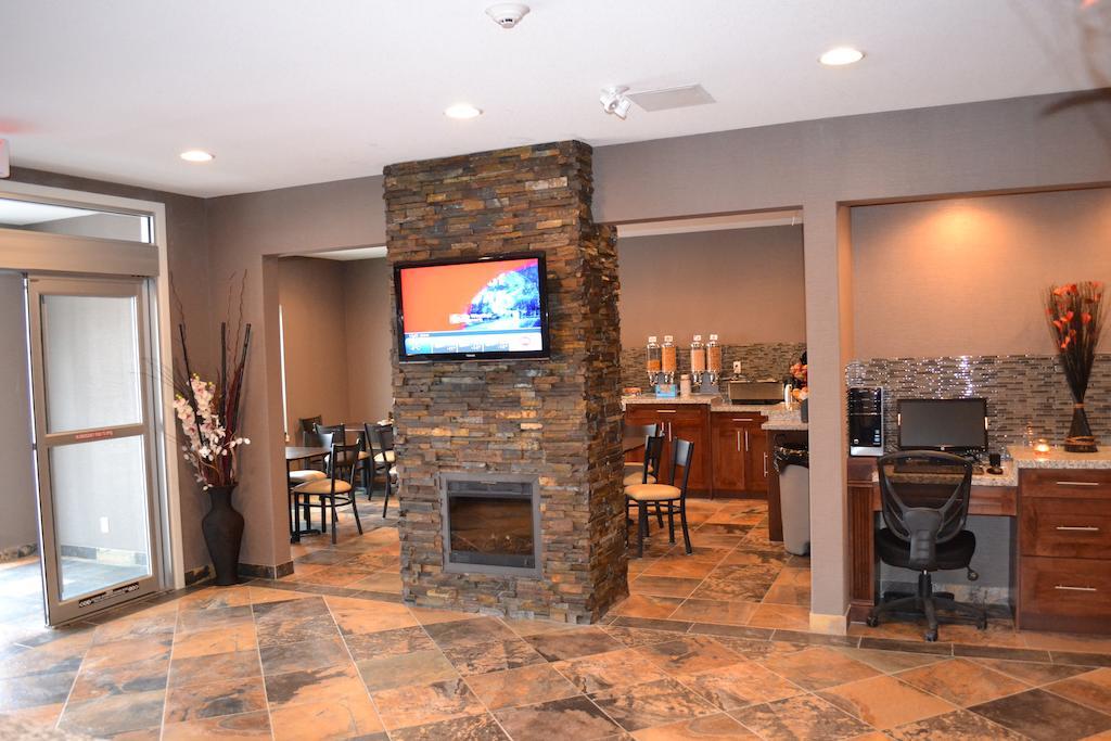 Western Star Inn&Suites Carlyle Exterior foto